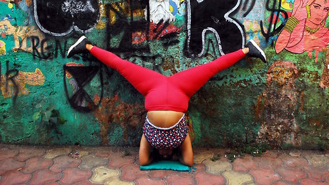 Curvy Yogi Promotes Body Positivity On The Streets Of Mumbai