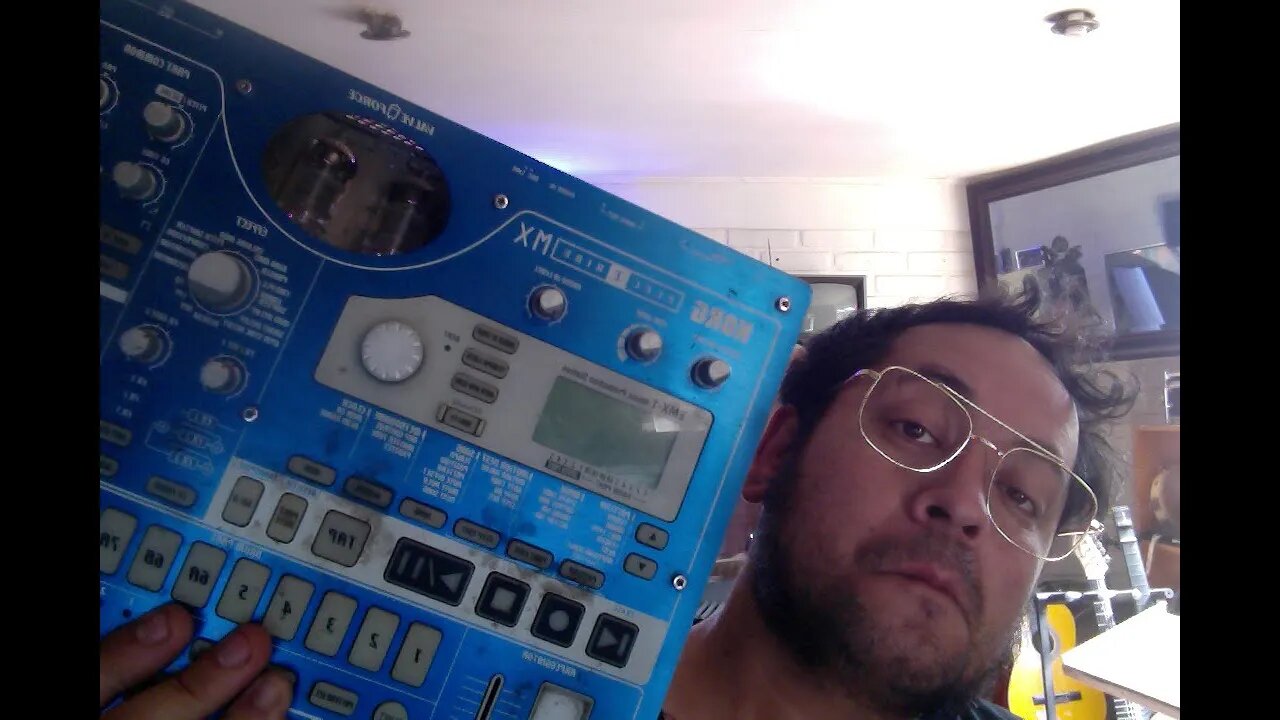 Nevo - Reparando korg electribe emx1 (fixing buttons issues)