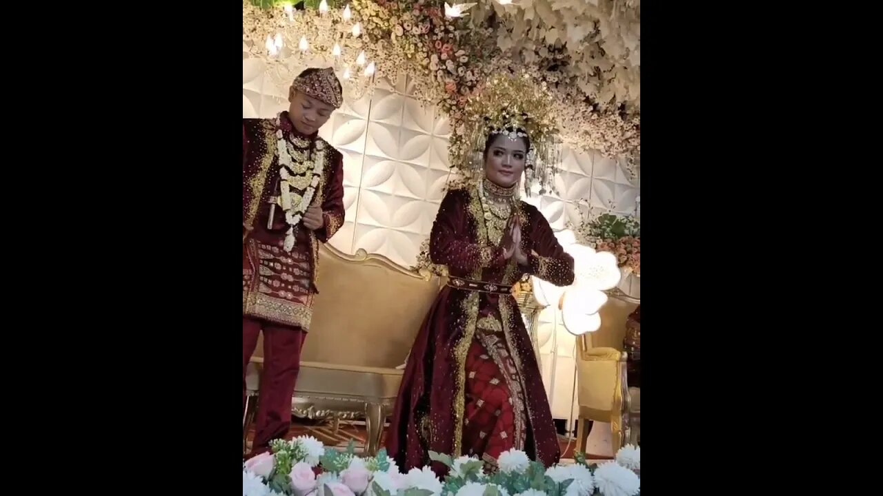 Pengantin Cantik dan Anggun Menari Pagar Pengantin Palembang #shorts #short #shortvideo