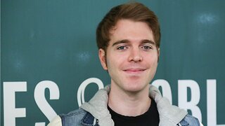 Shane Dawson Talks About Jaclyn Hill's Lipsticks