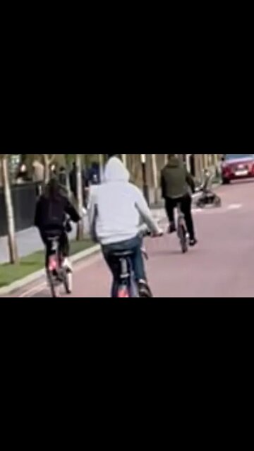 ELLIOTT(93 BUSHNELL) ET(25 Jack) GOOD(41 TSB) BE+GOOD = 48(Tom)🚲🛸💡... 17 secs long