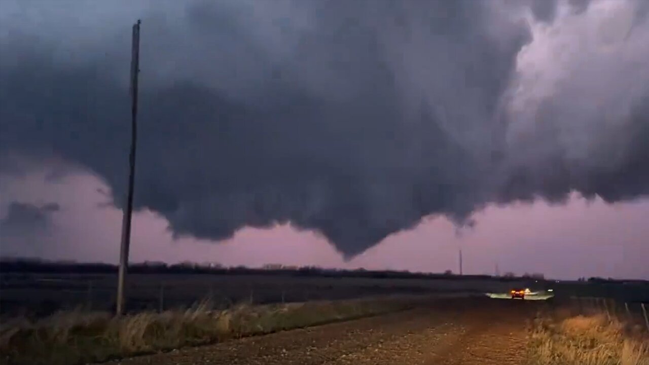 Frightening footage shows a huge tornado east of Alta Vista, KS