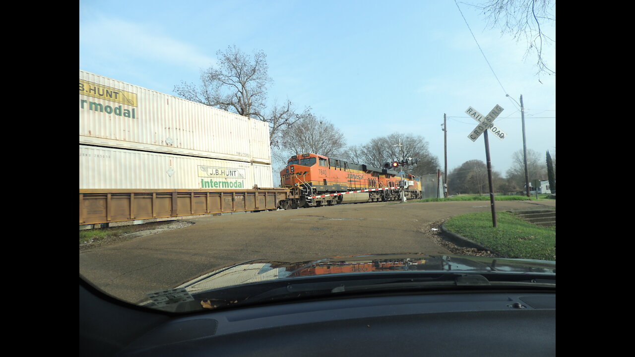 Amtrak and CN train at Yazoo City