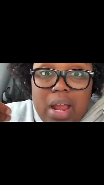 THE BLACK LADY IS LATE TO THE WHITES HOUSE FOR DINNER AND THEY DID NOT WAIT TO EAT (THEY ARE RACIST)