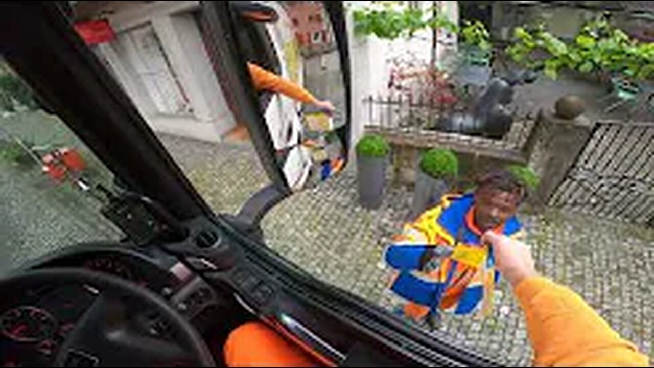 Garbage Truck MAN Driver POV: A City Route 4