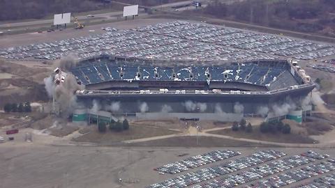 Watch as crews successfully implode the Pontiac Silverdome