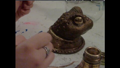 Gold Toad Sculpt for Spherical Glass Bottle