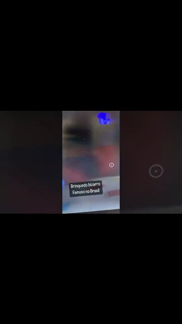 Brinquedo bizarro do Huggy wuggy é famoso no Brasil - poppy play time #shorts