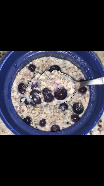 Delicious, Healthy and Easy to Make Blueberry Overnight Oats