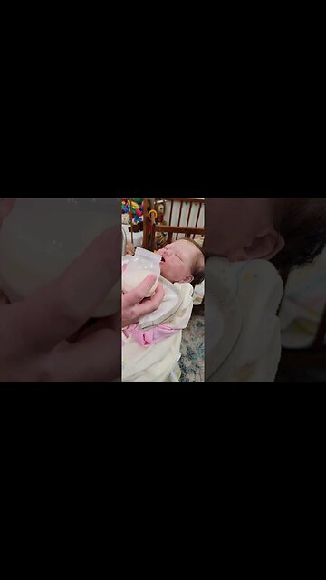 How I Feed My Baby #shorts