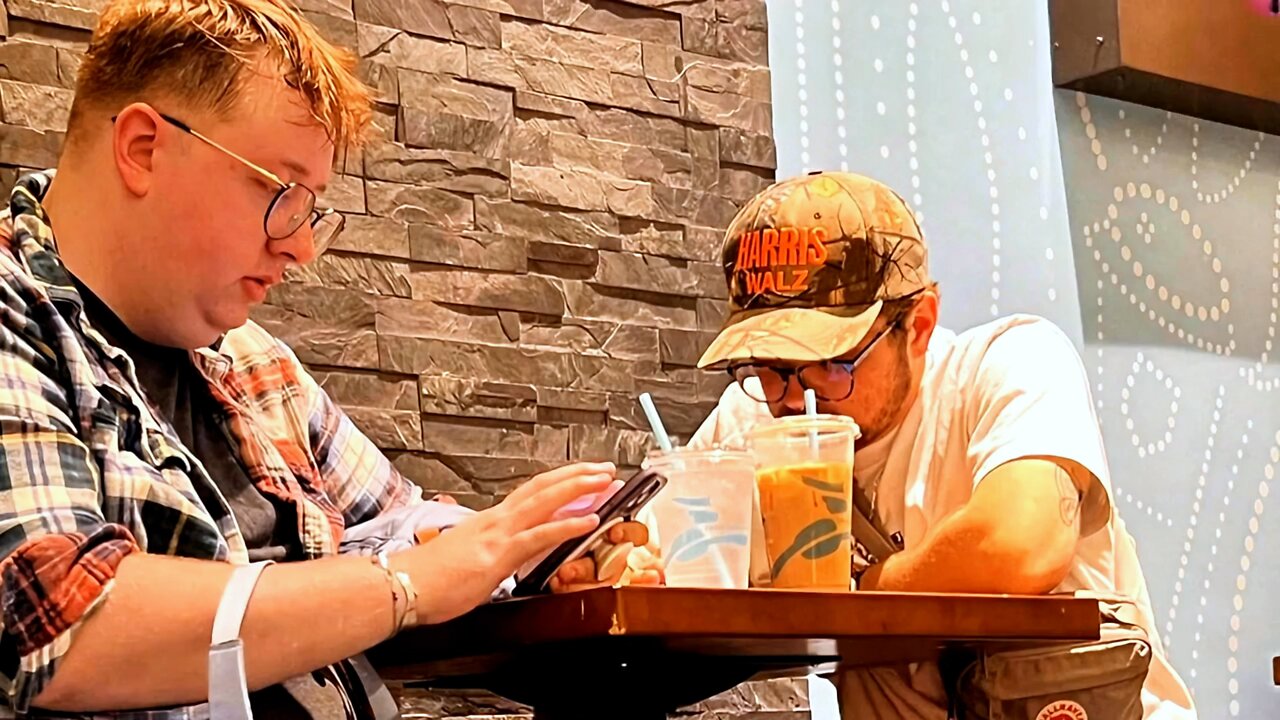 David Attenborough Discovers ‘White Dudes for Harris’ in the Wild at Mall of America
