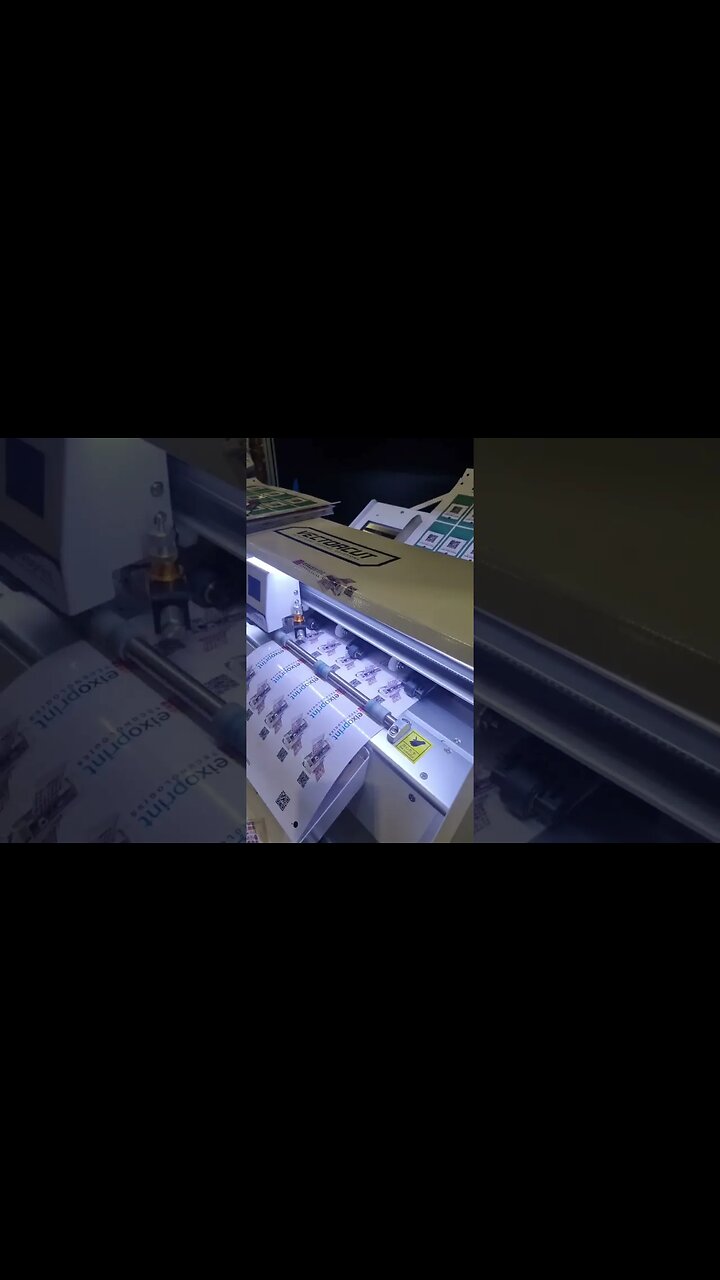 Maquina de corte adesivos. #corte #varios