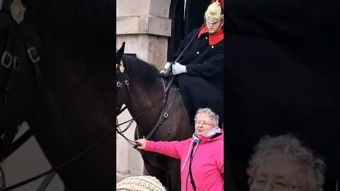 Pulling the Reins away #horseguardsparade