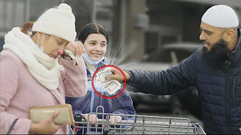 Muslim Asking Strangers For Food, Then Paying Their ENTIRE GROCERIES!