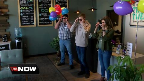 Group of Wisconsinites see colors for the first time