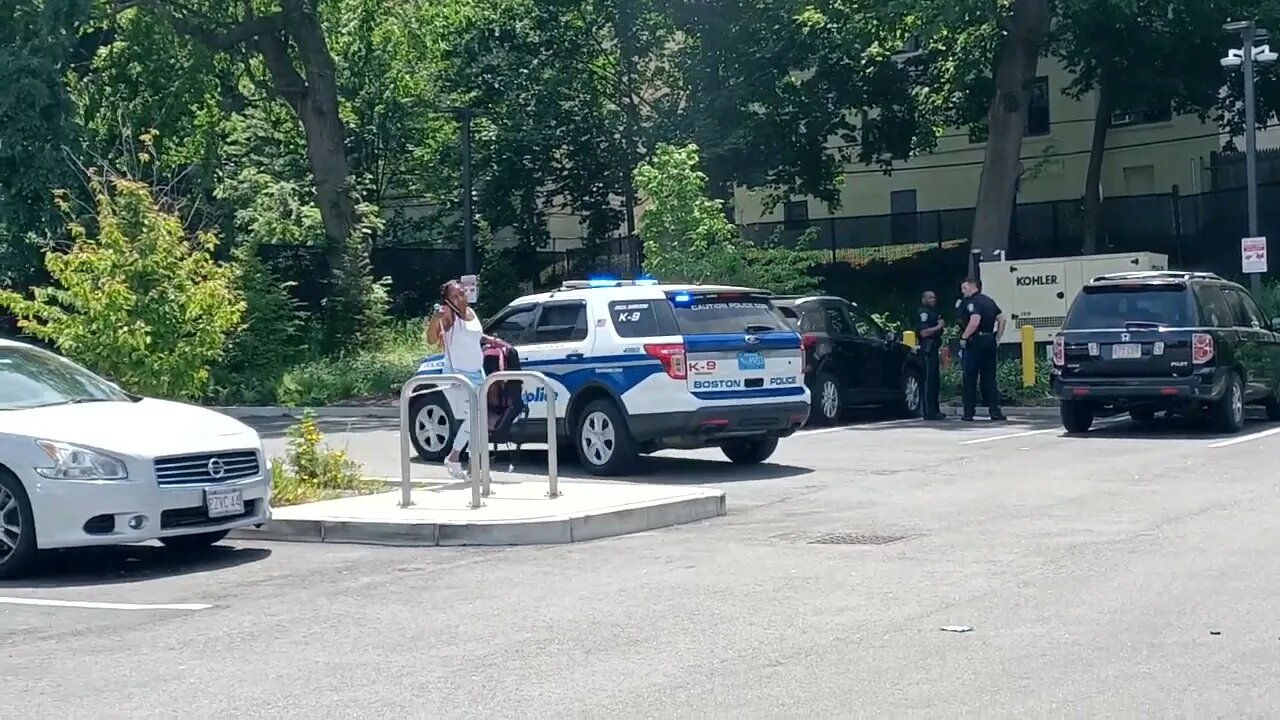 Boston police make one arrest after a brief foot chase on Westminster Terrace