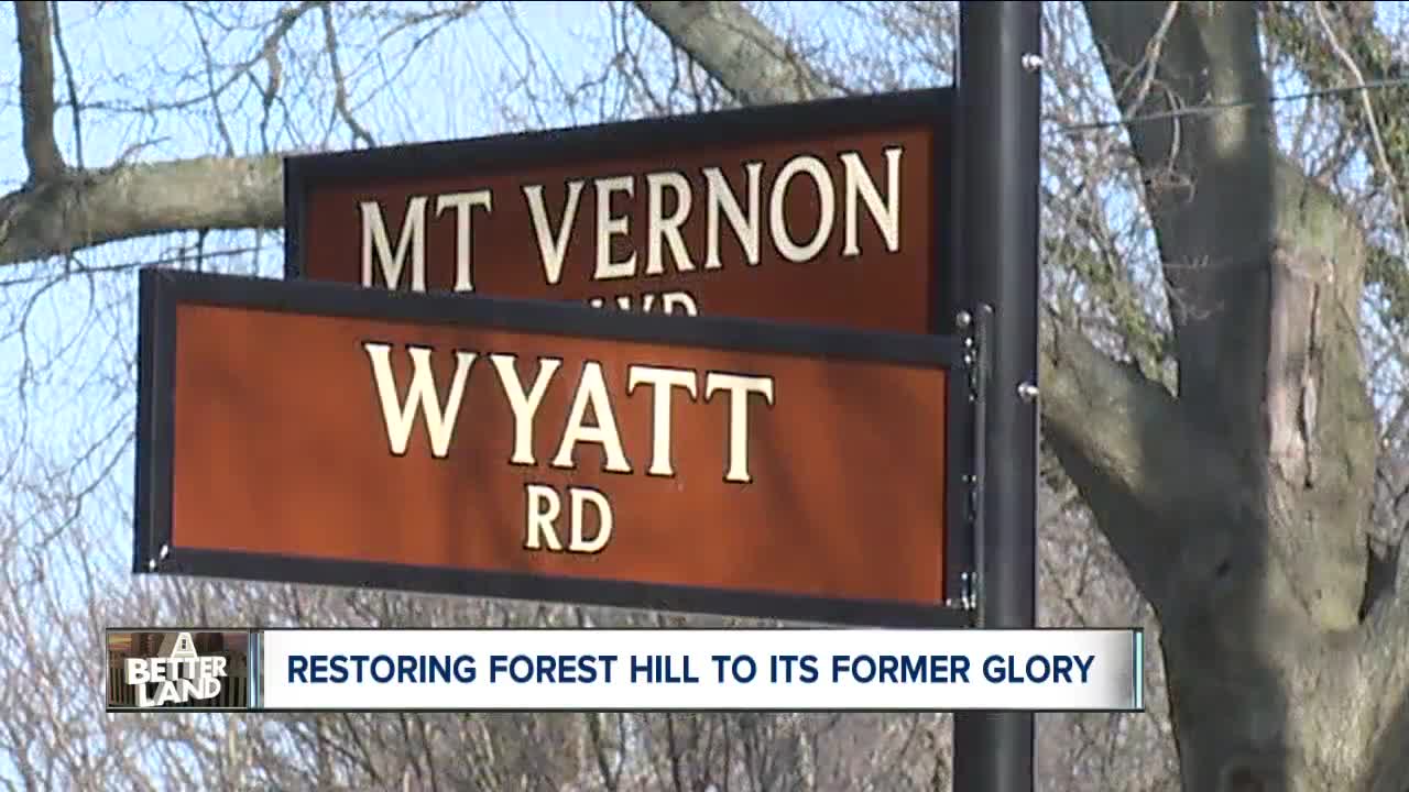 Community group raises money to get replica's of original 1920s street signs