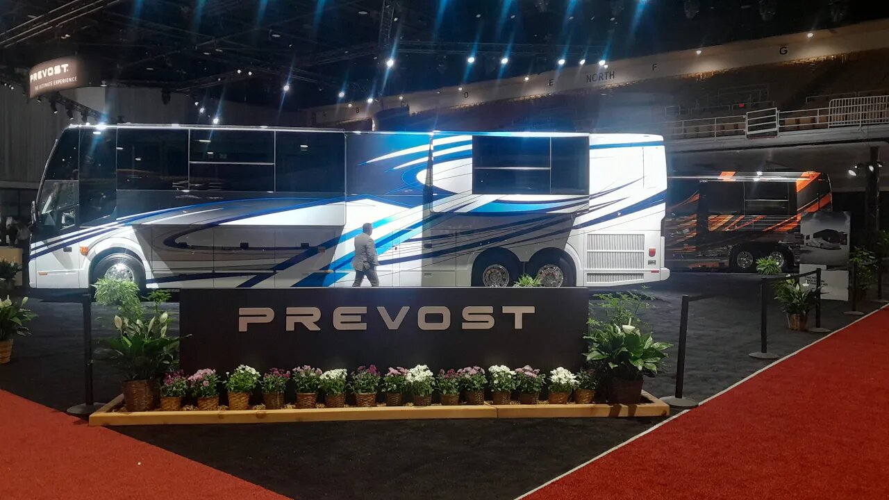 RV SUPER Show Living