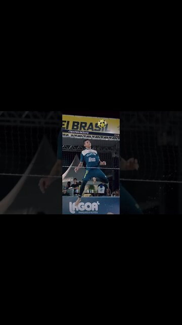 Quem chega nessa bola do ET?