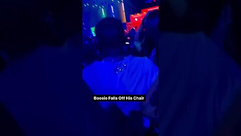 Boosie falls out his chair bet awards!!