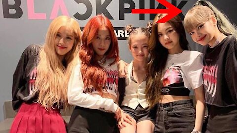 BLACKPINK Sister Ella and blackpink girls at the backstage of the concert in your area. 💖