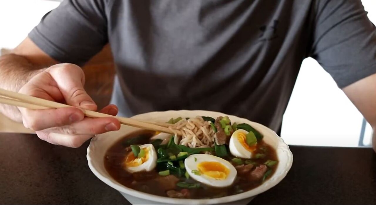 How to make JAPANESE BEEF RAMEN SOUP | Cook with me!