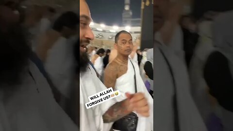 Tattoo Muslim Guys In Mecca || yeah 😲 || #muslim #shorts #mecca #viralshorts