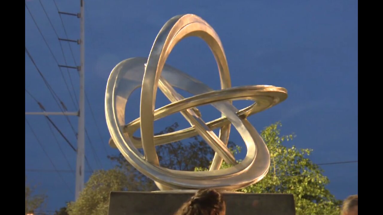 New sculpture unveiled in downtown Las Vegas