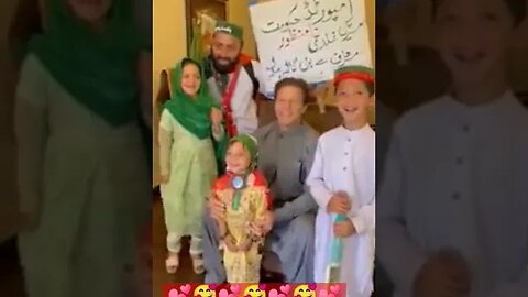 @ImranKhanOfficialChannel Most Adorable Video Ever #PTI 💕💕