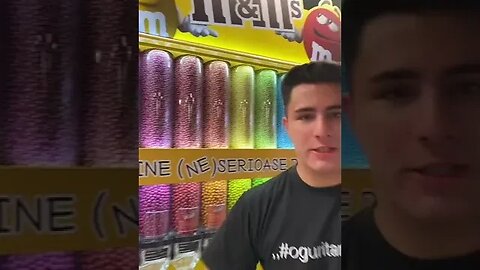 DE CE SUNT NESERIOSI #oguritamica #mancaciosul #mancare #m&m