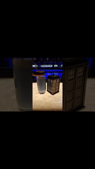 🌎 #TARDIS VS #STARWARS #GALAXYSEDGE #DISNEYSTUDIOS #TLTT #MILLENNIUMFALCON #SUBSCRIBE #SHORTS