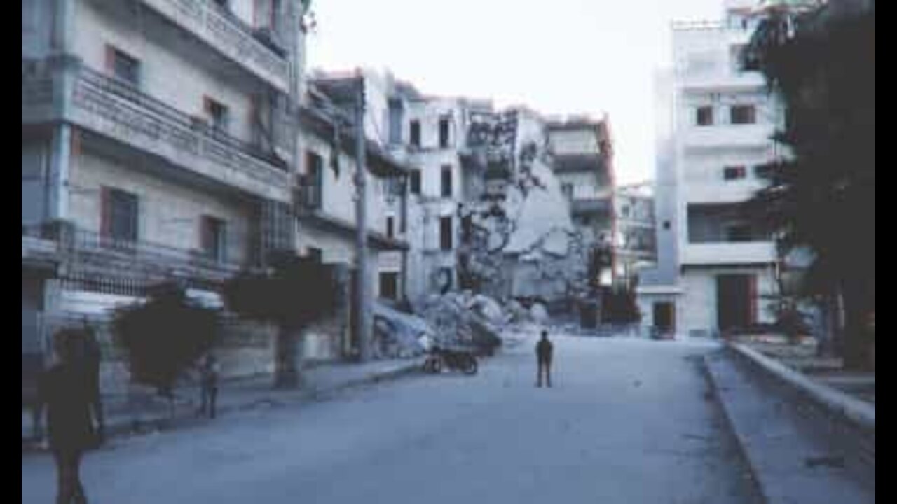 A destruição da cidade síria Idlib filmada em Hyperlapse