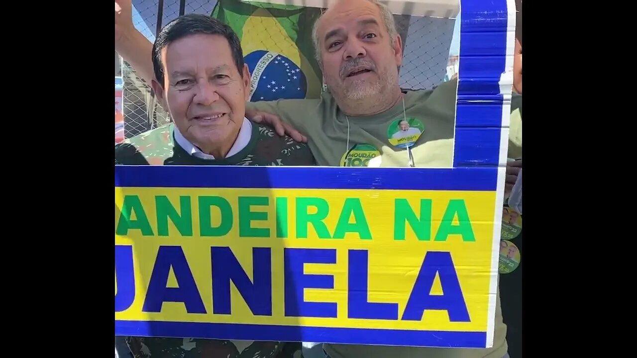 Senador eleito General Hamilton Mourão no Bandeira nas Janelas