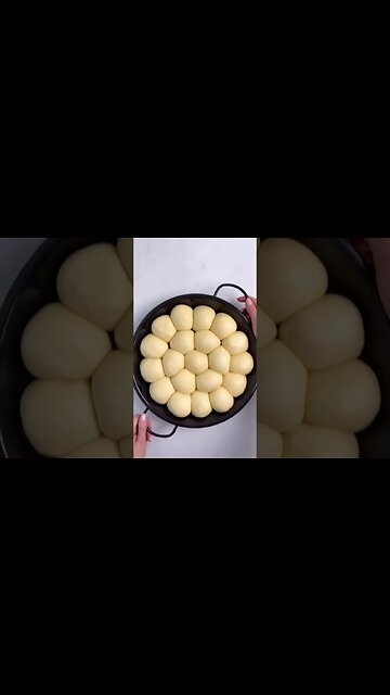 Cheesy Garlic Bread Bites 🧀🧄 ⁣⁣⁣ #shorts