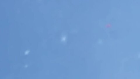 sphere flashes /fly-by faint UFO