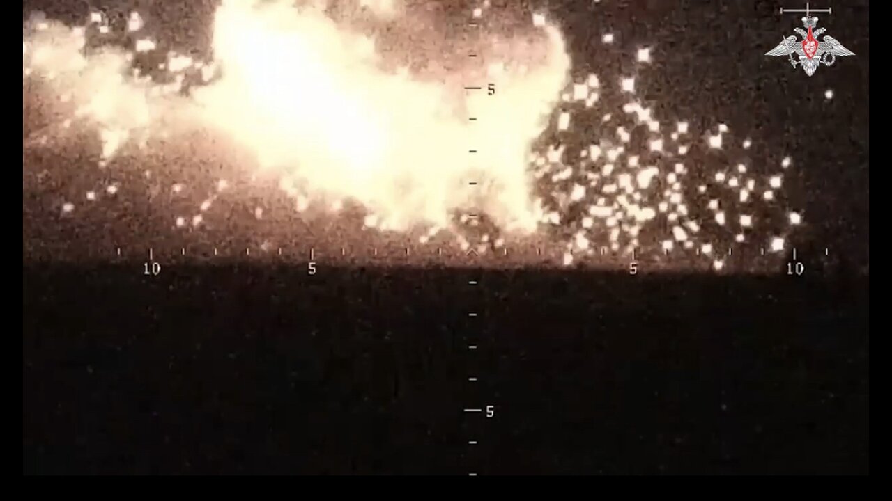 Russia 🇷🇺 destroys a Ukrainian 🇺🇦 weapons depot