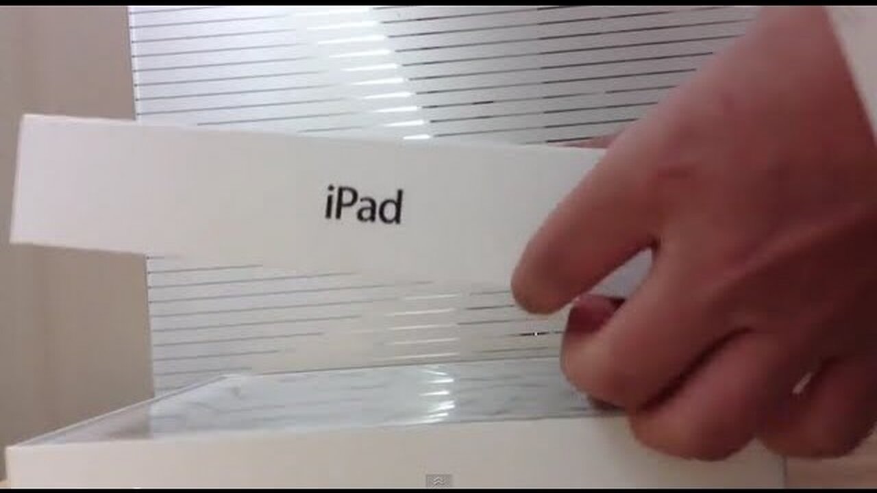 New iPad 3rd Gen Unboxing At Apple Store