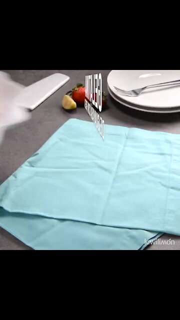 Guava Gelatin with Strawberry