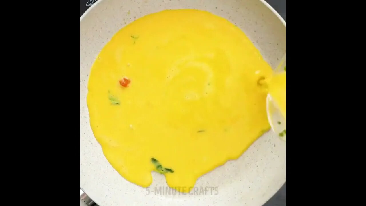 CRAZY WAYS TO COOK EGGS