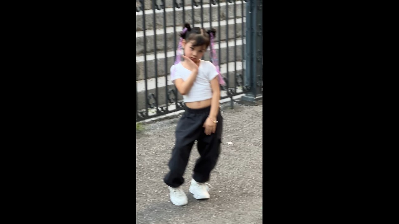 Proud Father Films Daughter Dance ! #proudfather #littlegirldance #vietnameseculture