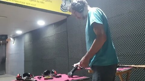 Visada com Pistola de cabeça pra baixo ? Legal não sabia e vc ?