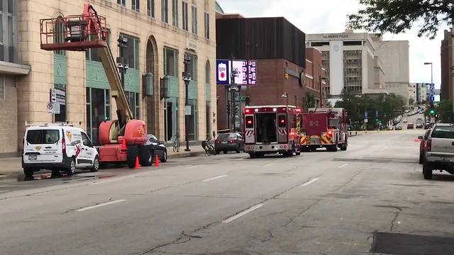 Window washer shot, wounded outside Milwaukee Journal Sentinel building