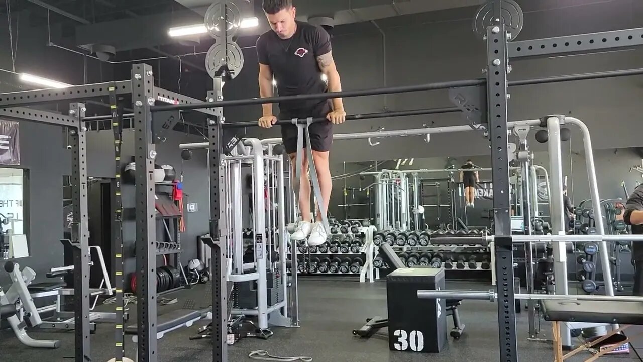 Band Assisted Bar Muscleup