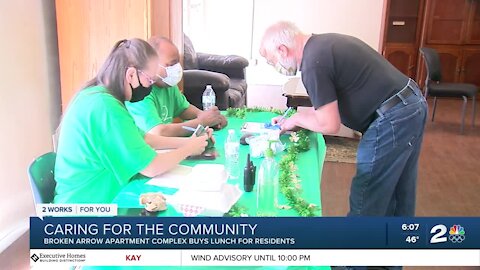 Broken Arrow apartment complex buys lunch for residents