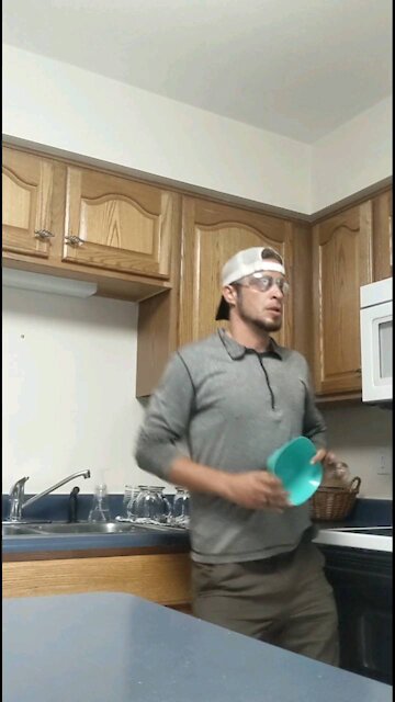 MC HAMMERS 3RD COUSINS UNCLES ROOMATES MECHANIC