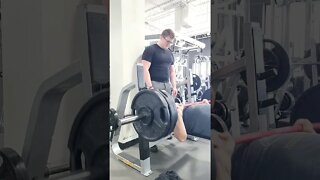 320lbs x 9 reps , Crazy 🤪 old man