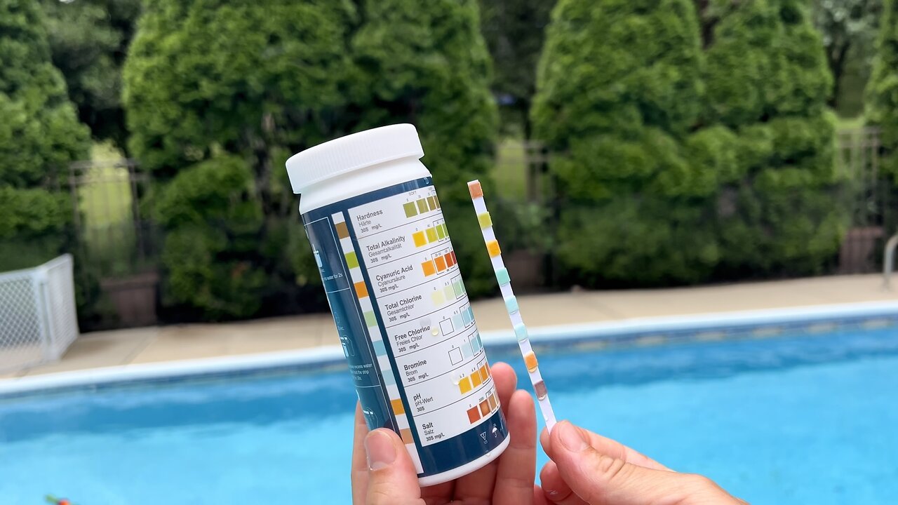 Pool Salt Test Strips for Saltwater Pool Hot Tub Spa Strips Detect Salt, pH, Chlorine and More