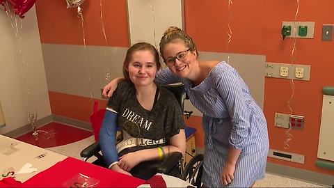 Stranger gives metro Detroit teen w/ traumatic brain injury Taylor Swift tickets, hopes they'll meet