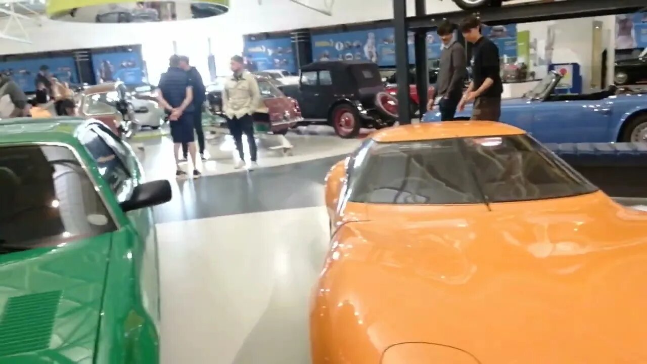 A look around inside the museum with @CarMotoristguy