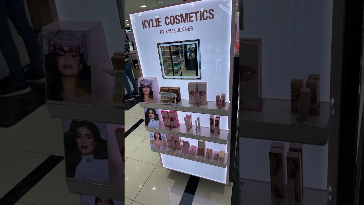 Did Kanye MAKE the Kardashians? 🤔